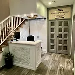 Cassandra Hotel
