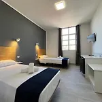 Cassandra Hotel
